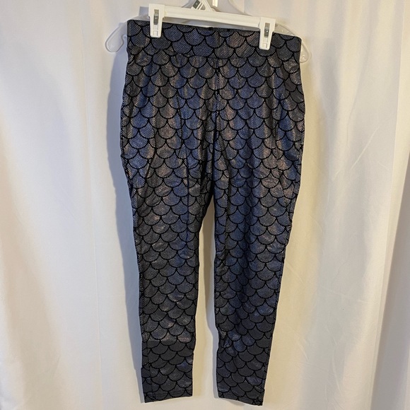 Torrid full length Mermaid scale leggings HTF size 1X, 14/16 - Picture 2 of 5